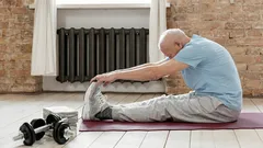 Tieto cvičenia sú ideálne pre ľudí nad 50 rokov: 20 minút, ktoré vám vrátia silu a rovnováhu